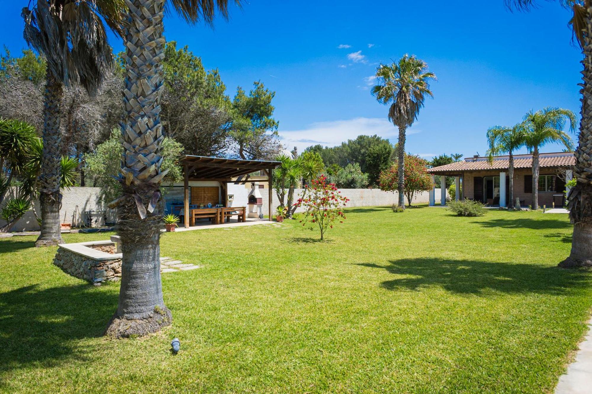 Villa El Capitano With Garden And Pool - Happy Rentals Muro Leccese Εξωτερικό φωτογραφία